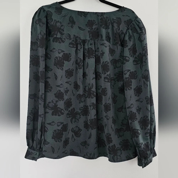 Ava & Viv Hunter green silk blouse w, black floral print. - Picture 4 of 6